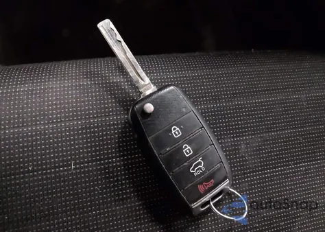 2018 Kia Sportage Lx z USA, uszkodzony, nr VIN KNDPMCAC2J7308518